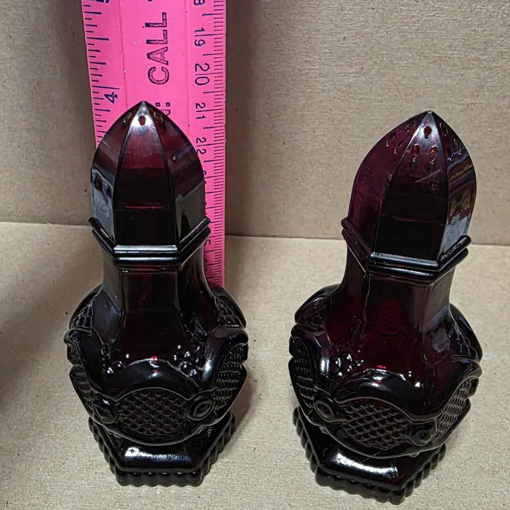 Vtg Avon 1876 Cape Cod Ruby Red Salt Pepper Shaker Set #172